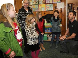 students with park ranger